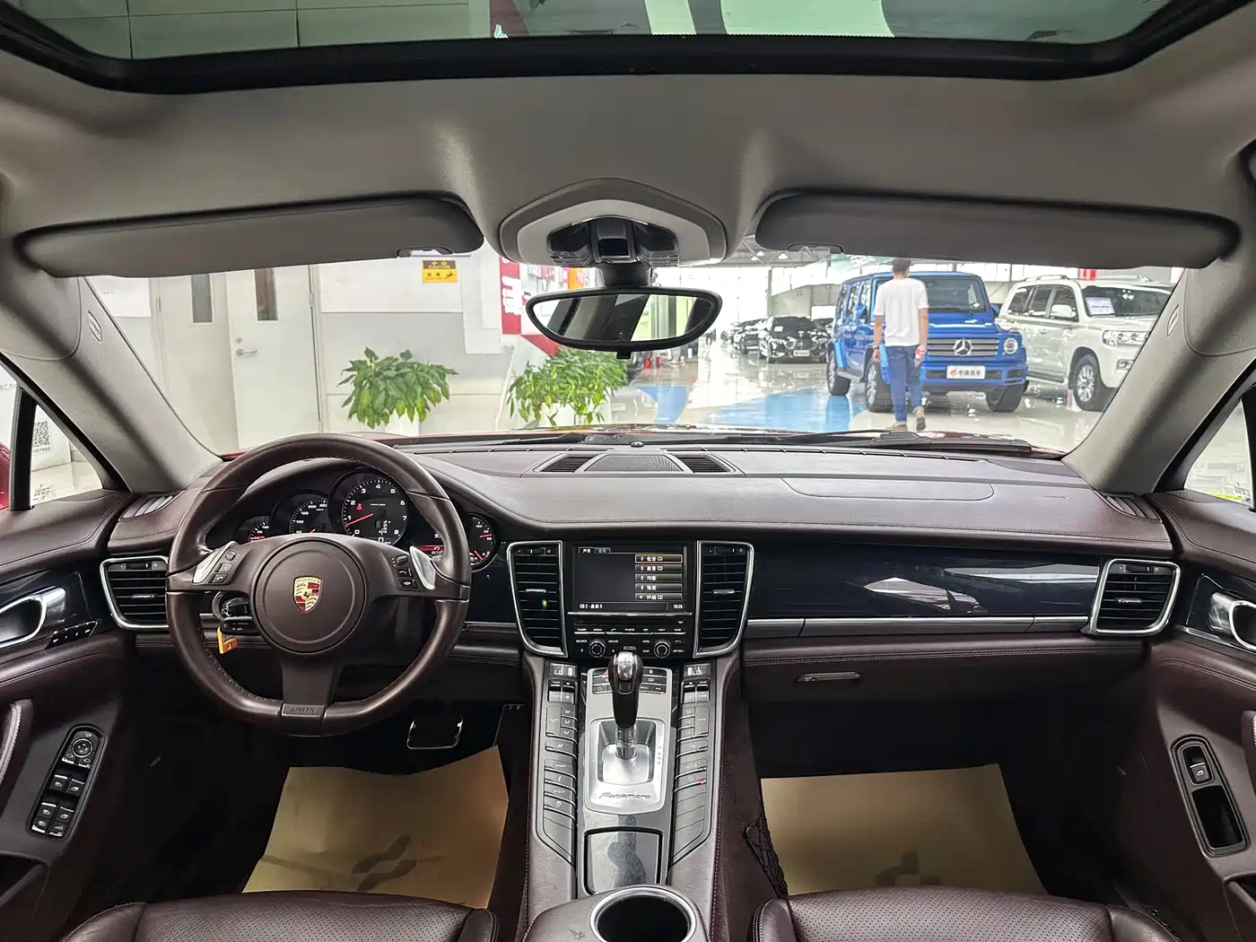 Porsche Panamera 2010 Panamera 4 3.6L фото 20