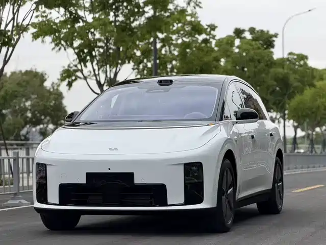 Li Auto i8 Стандарт