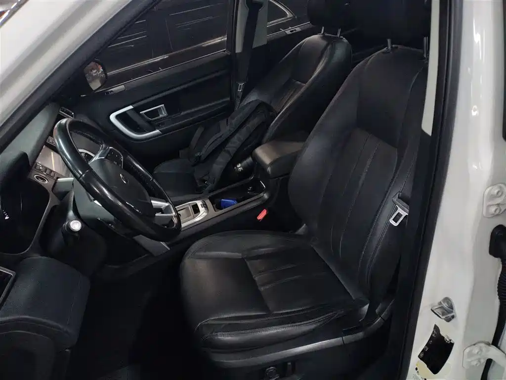 Land Rover Discovery Sport 2016 2.0T SE фото 14
