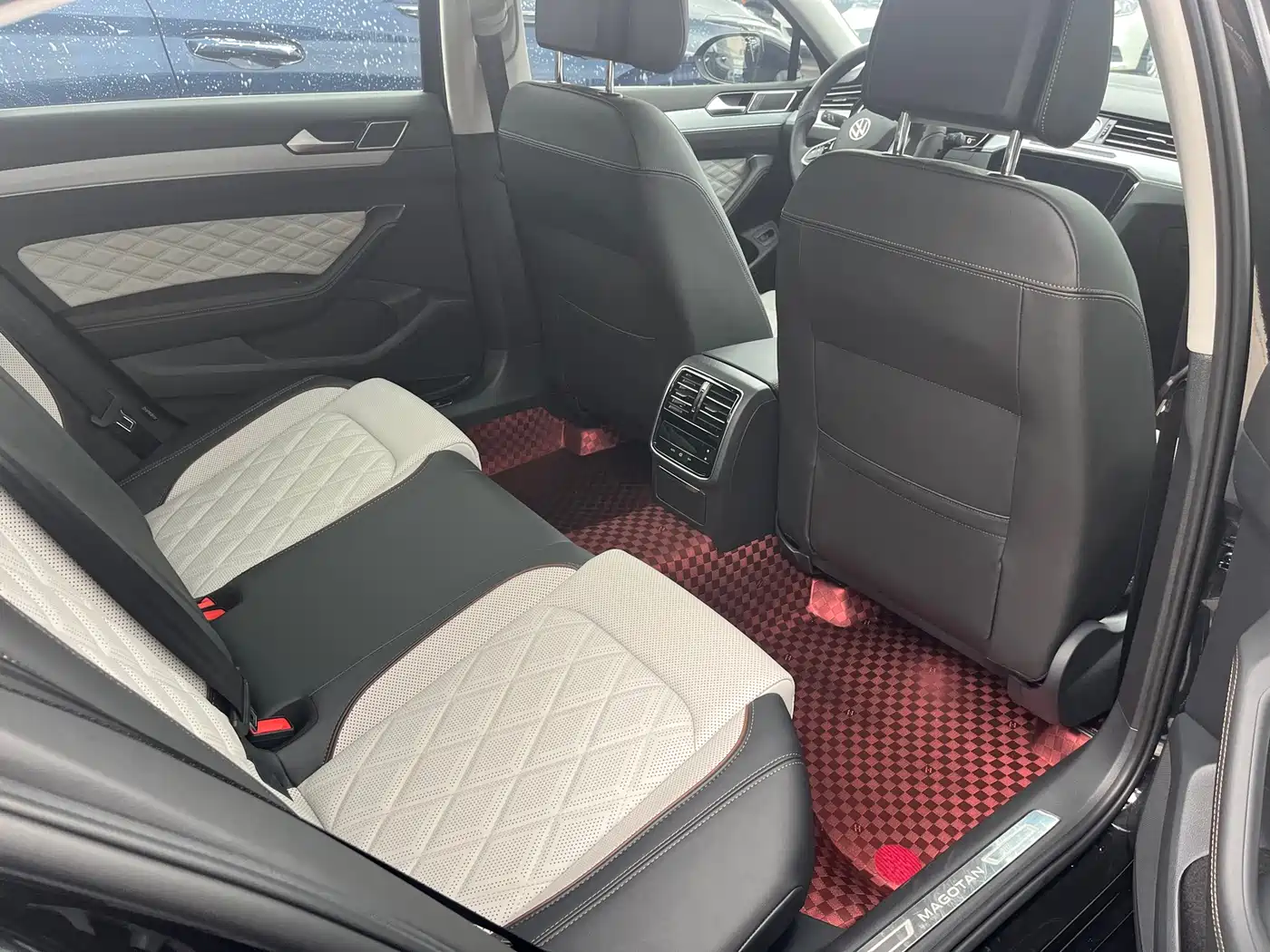 Volkswagen Magotan 2025 Popular Edition 330TSI DSG Luxury фото 10