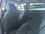 Фото 8 - Honda Civic