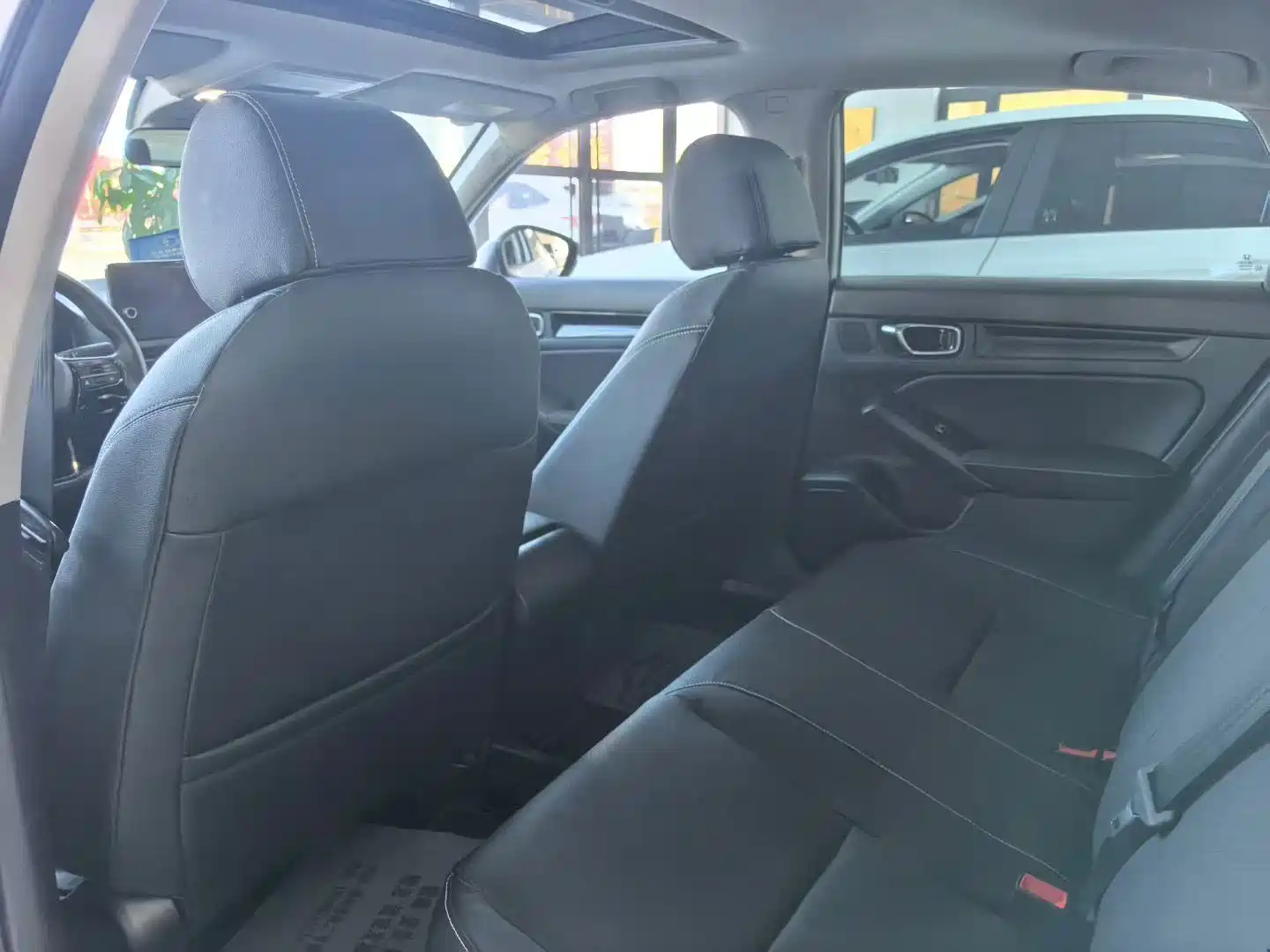 Фото 8 - Honda Civic