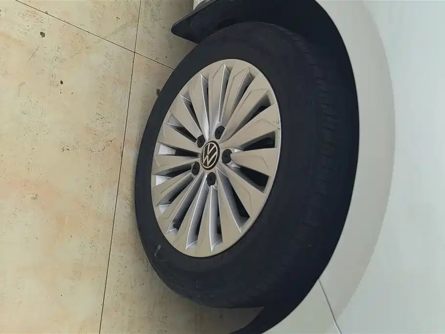 Volkswagen Lavida 2021 1.5L Auto Comfort Edition фото 6