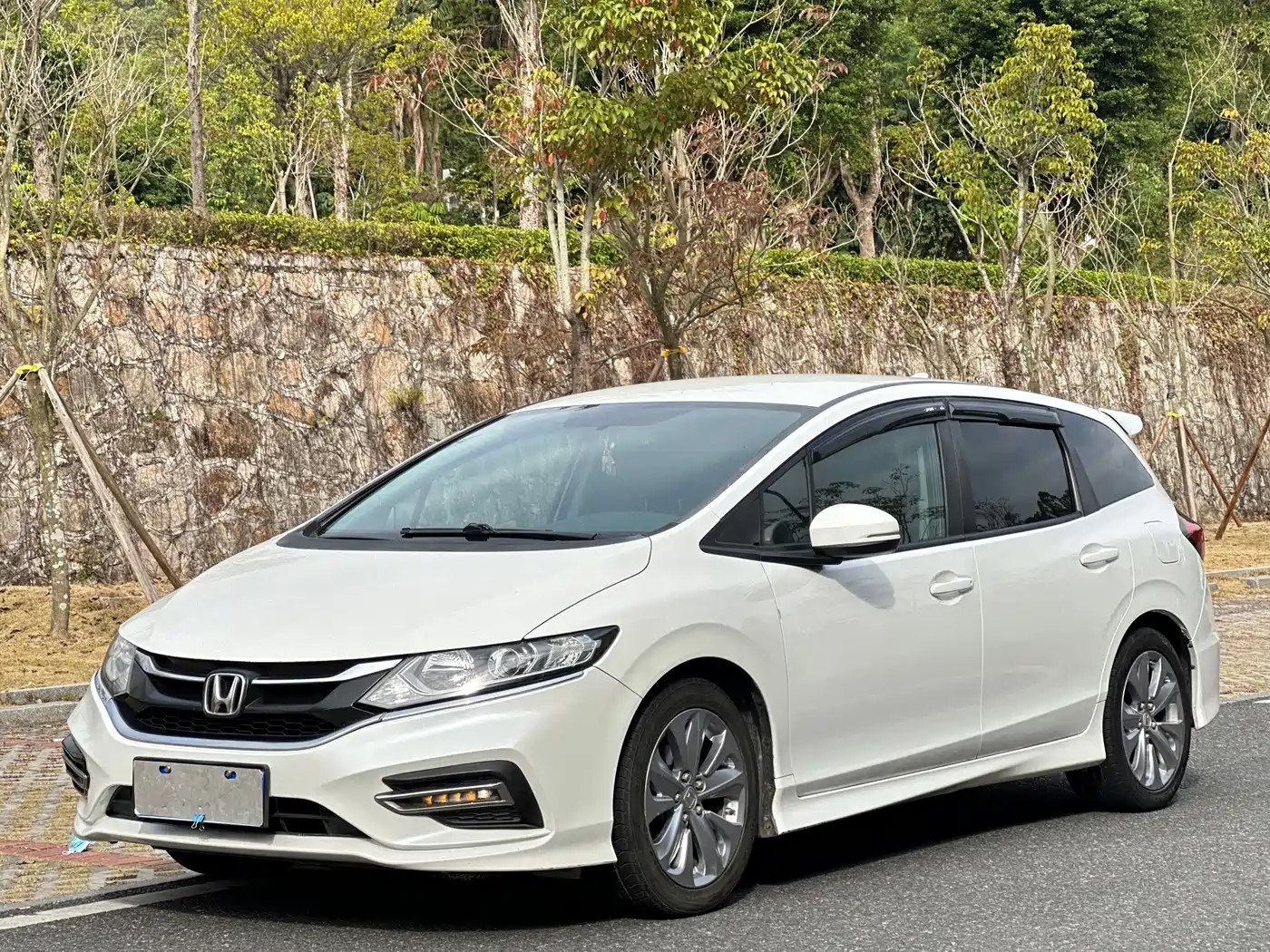 Фото 1 - Honda Jade