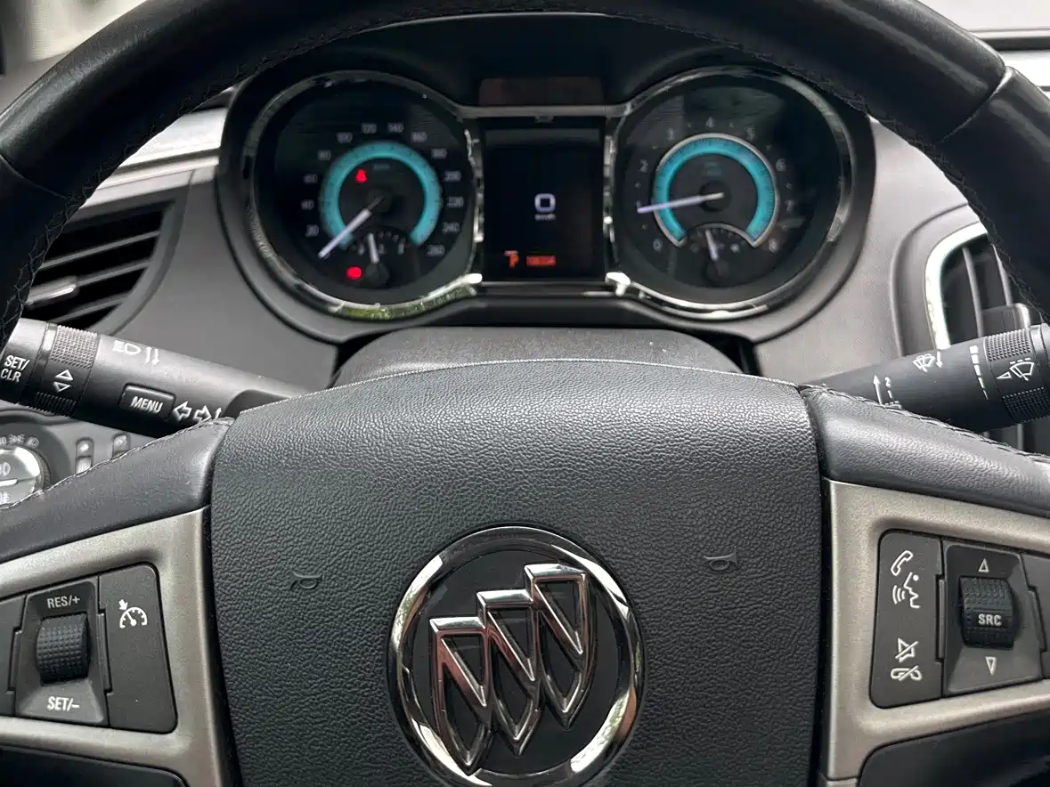 Buick LaCrosse 2011 2.0T Flagship фото 12