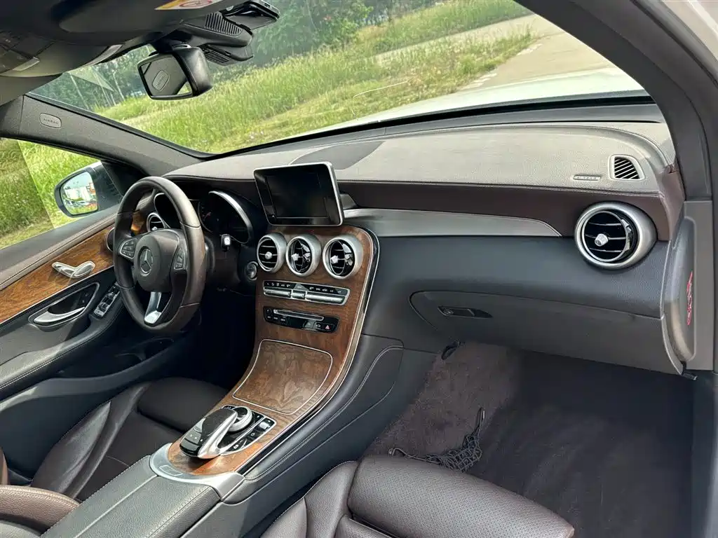 Mercedes-Benz GLC 2019 Model GLC 200 L 4MATIC фото 16