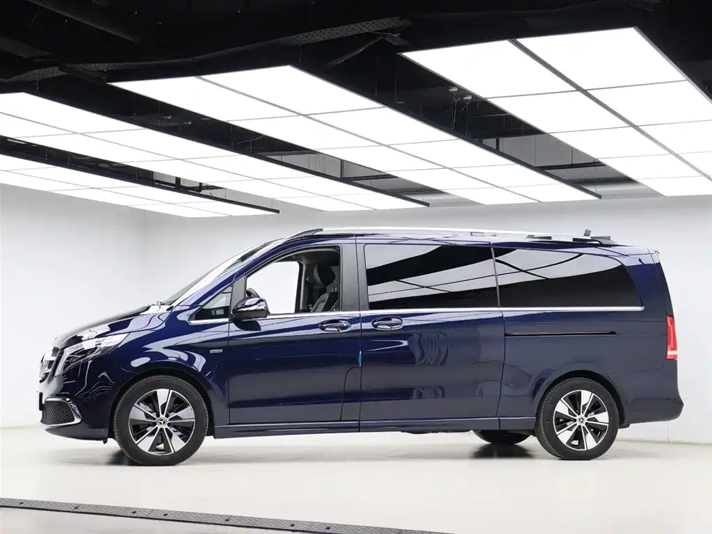 Mercedes-Benz V-Class 2021 V 260 L Long Wheelbase Premium Edition фото 38