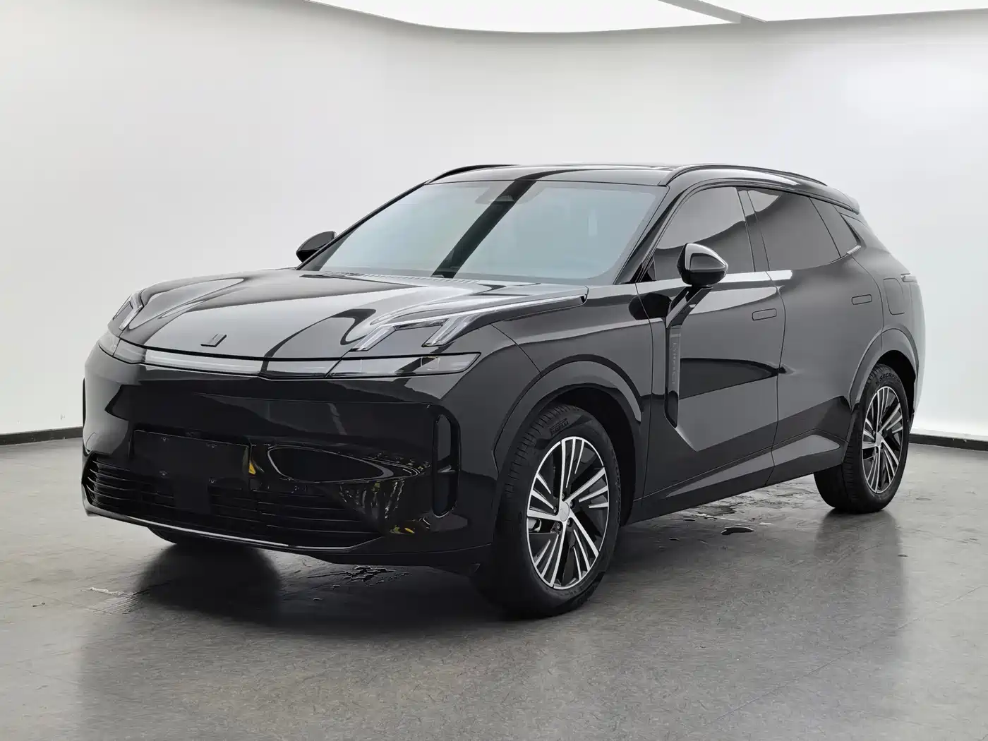 Lynk & Co 08 EM-P 2023