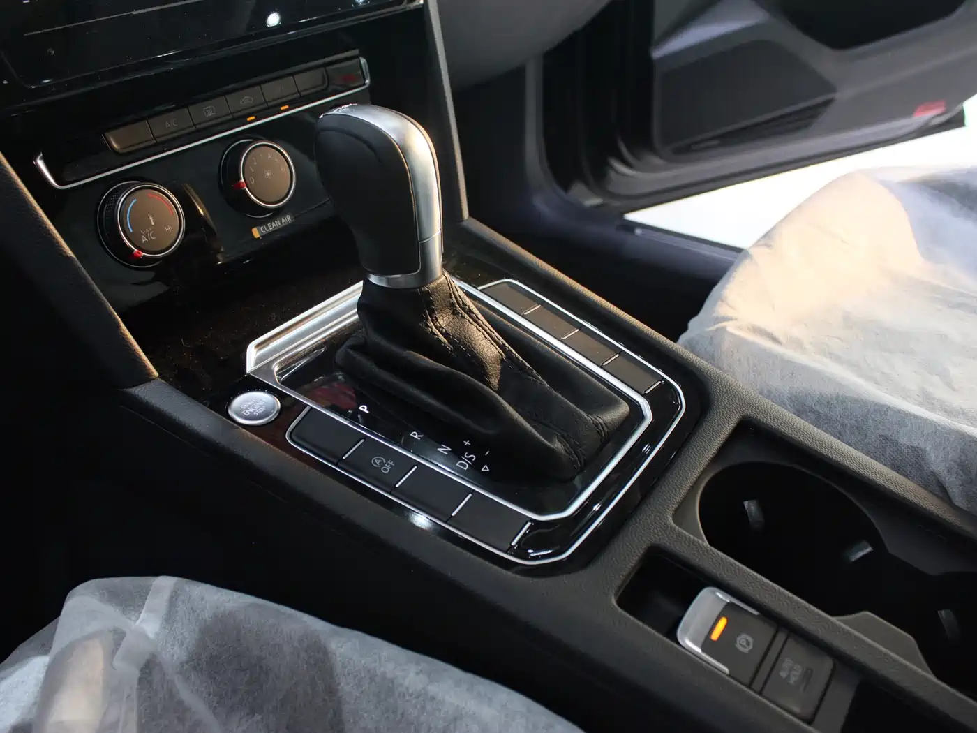 Volkswagen Magotan 2023 2 Million Units Commemorative Edition 280TSI DSG Comfort фото 27