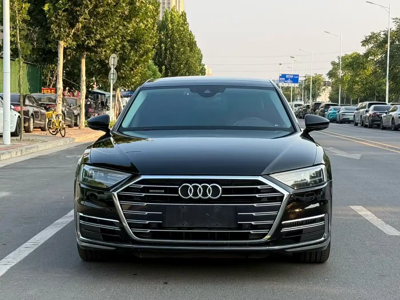 Фото 2 - Audi A8