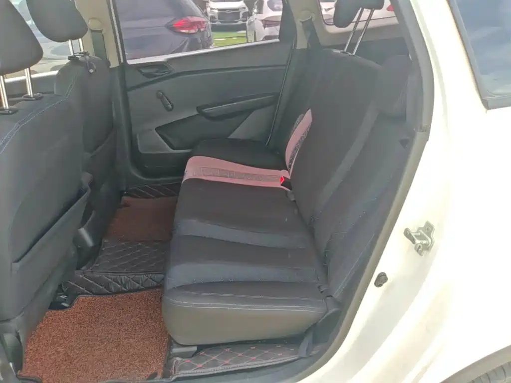 Baojun 310W 2021 2020 1.5L Auto Sport Edition China VI