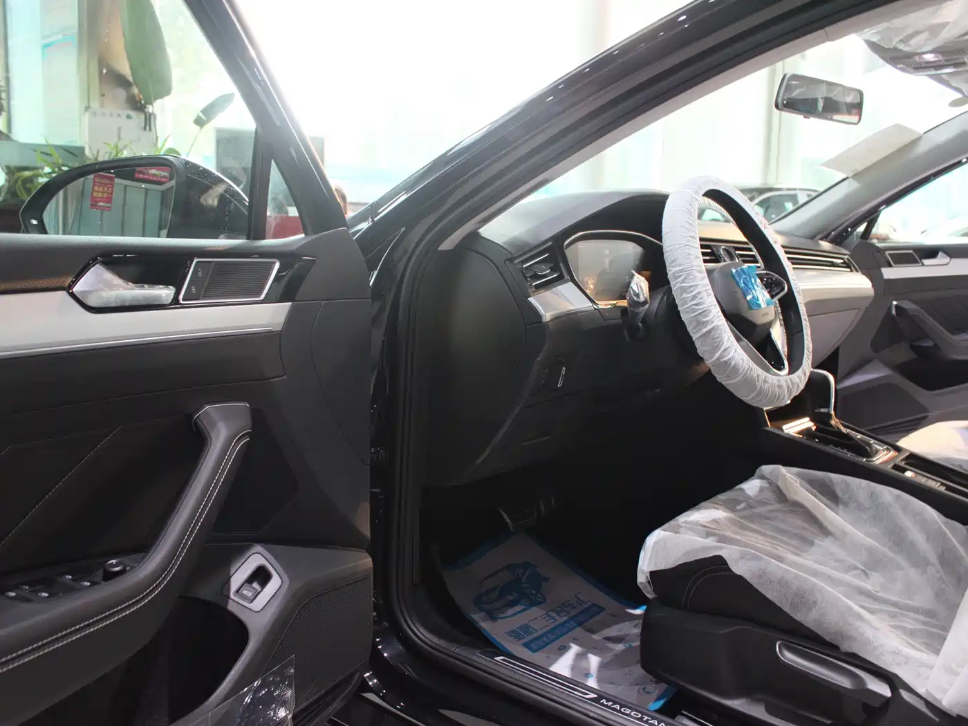Volkswagen Magotan 2023 2 Million Units Commemorative Edition 280TSI DSG Comfort фото 32