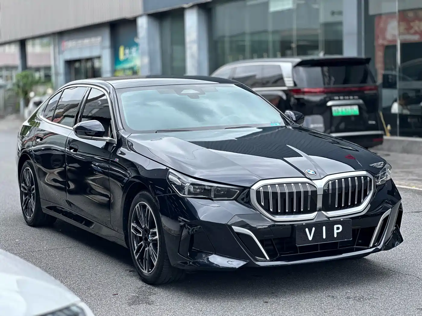 BMW 5 Series 2024 525Li M Sport Package фото 3