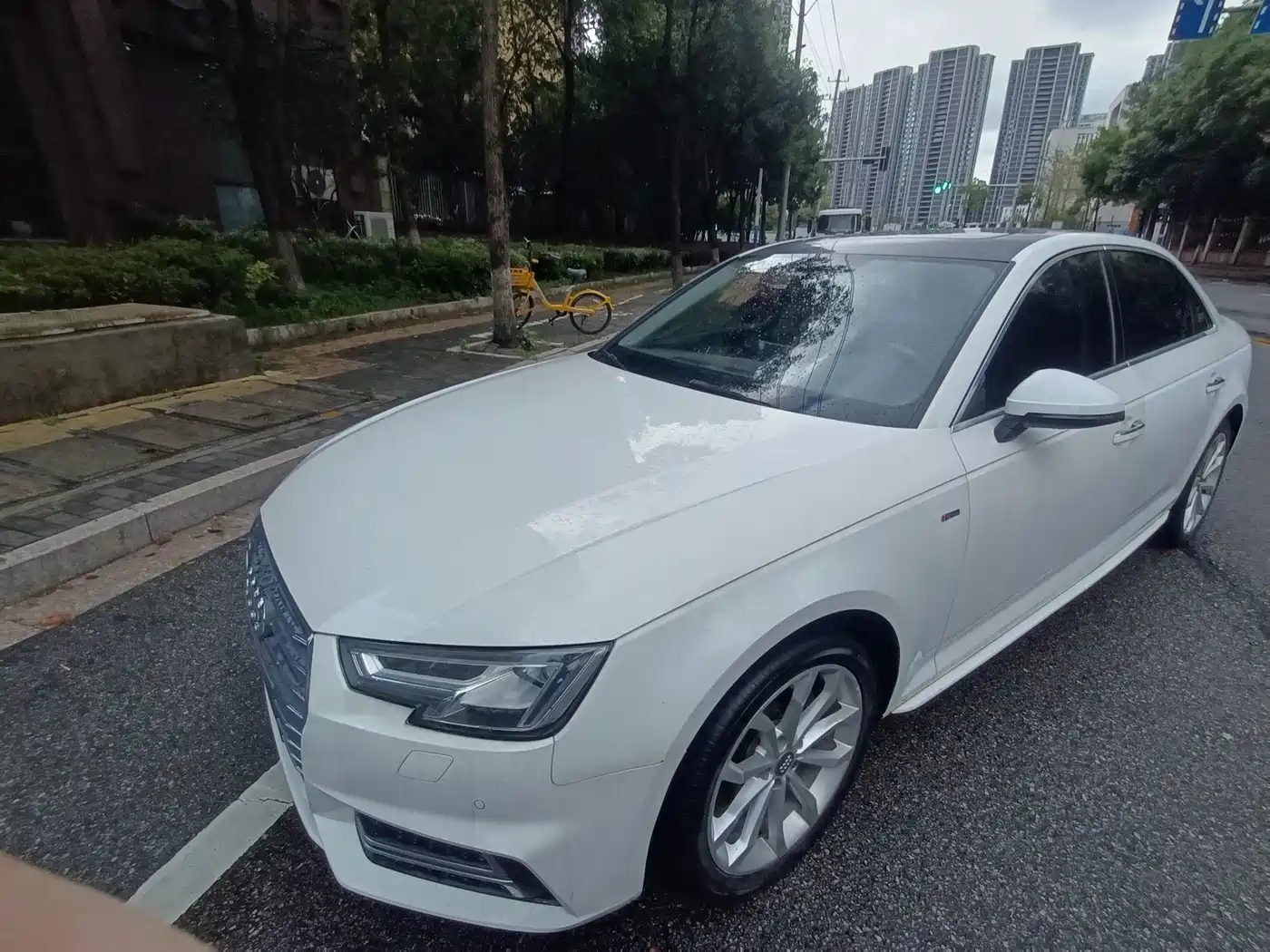 Photo 3 - Audi A4L