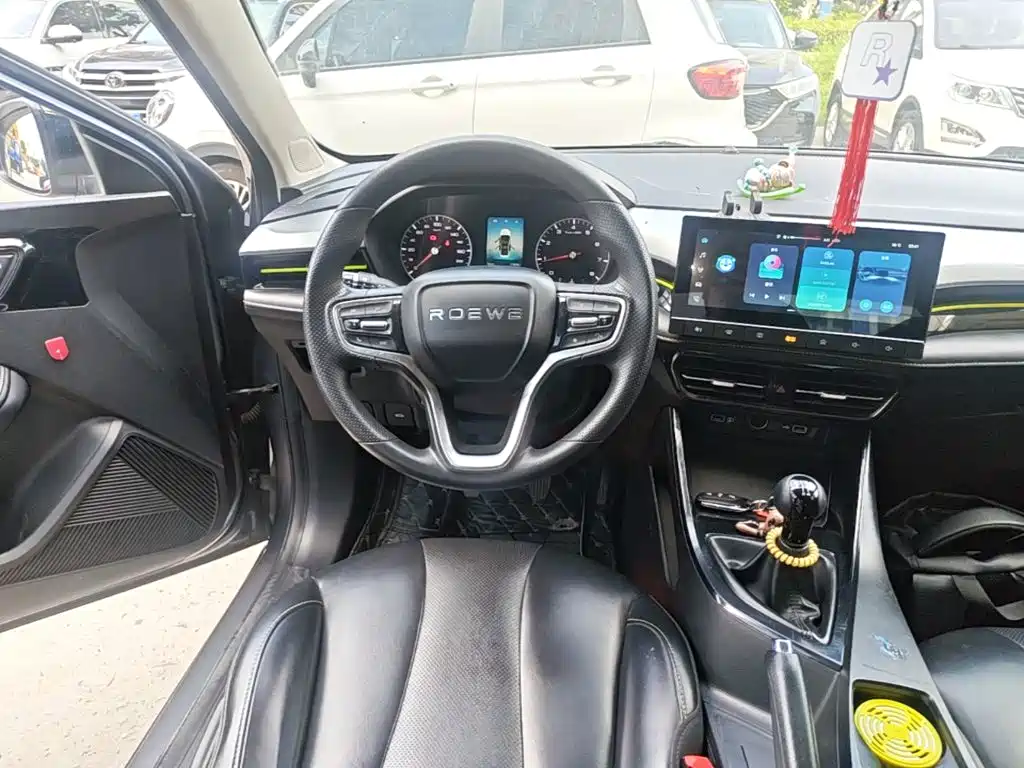 Фото 13 - Roewe i5