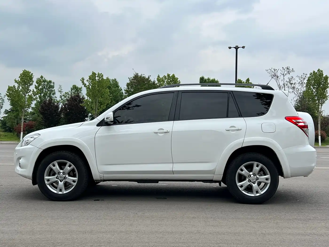 Toyota RAV4 Rongfang 2012 Styling Edition 2.4L Automatic 4WD Luxury фото 4