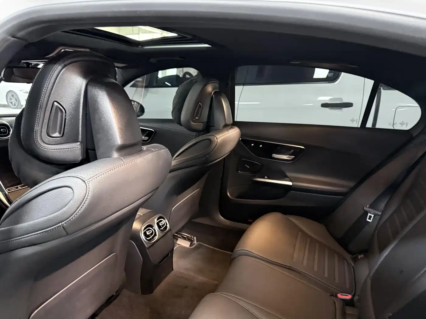Mercedes-Benz C-Class 2024 C 200 L Sport Edition фото 11