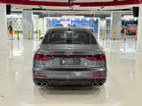 Фото 7 - Audi S8