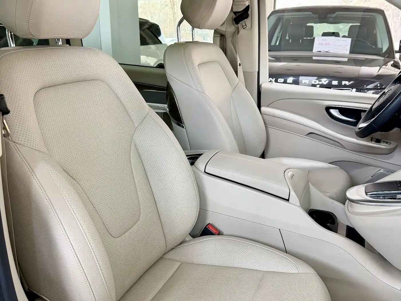 Mercedes-Benz V-Class 2021 V 260 L Long Wheelbase Premium Edition фото 9