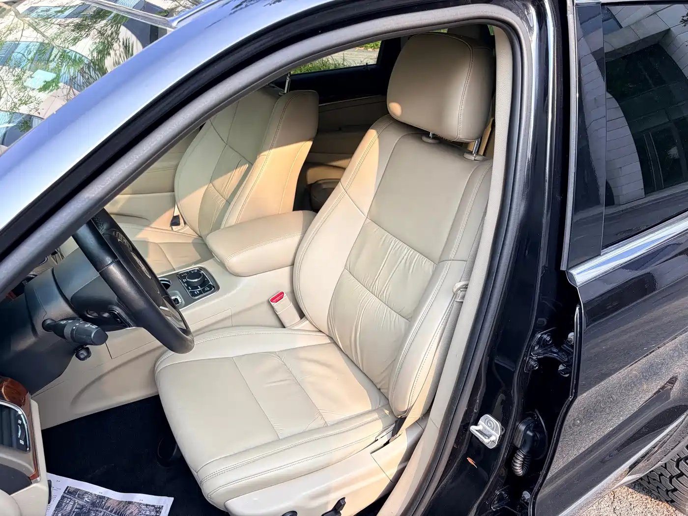 Jeep Grand Cherokee (Import) 2011 2011 Facelift 3.6L Anniversary Navigation Luxury