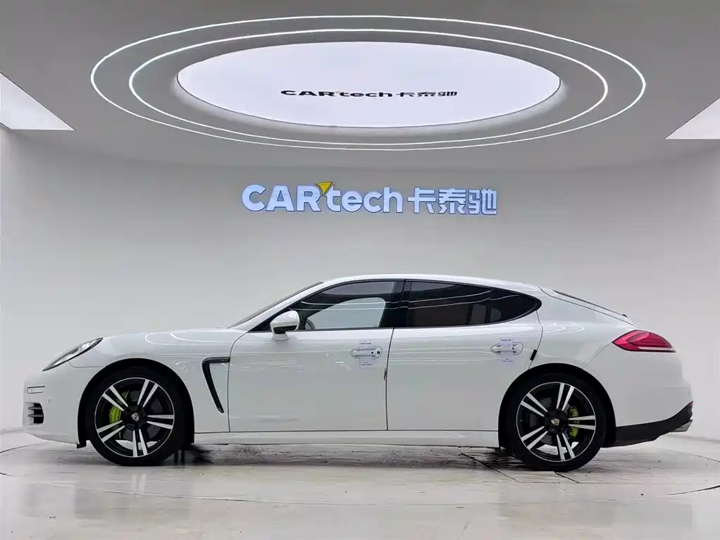 Porsche Panamera 2014 Panamera 4 3.0T фото 15