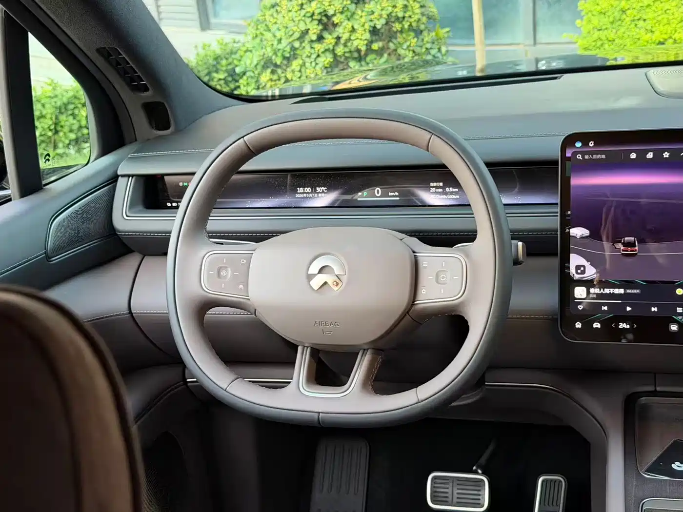 NIO ES8 2026 2025 Model 6-Seat Executive Luxury Edition