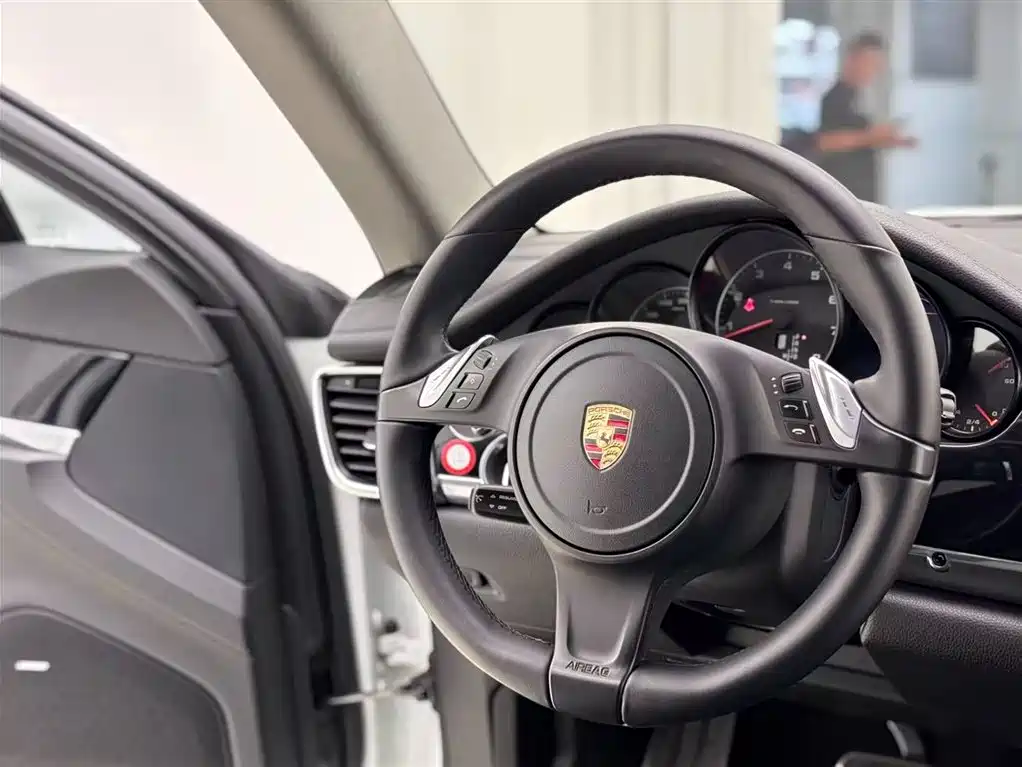 Porsche Panamera 2014 Panamera 4 3.0T фото 21