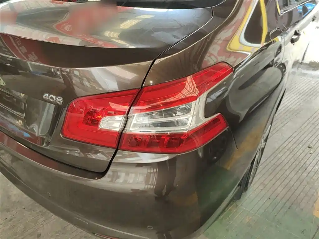 Peugeot 408 2014 1.8L Automatic Luxury Edition фото 8