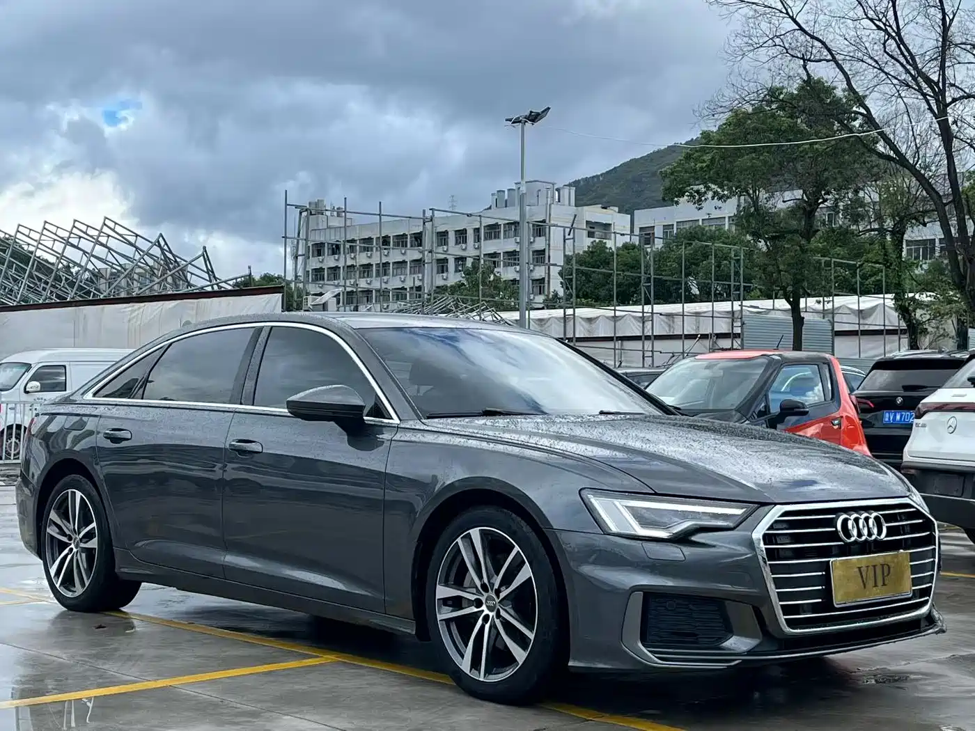 Фото 1 - Audi A6L