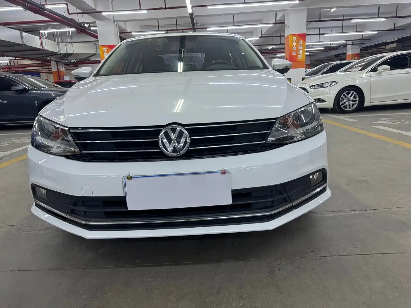 Volkswagen Sagitar 2015 230TSI Automatic Comfort фото 2