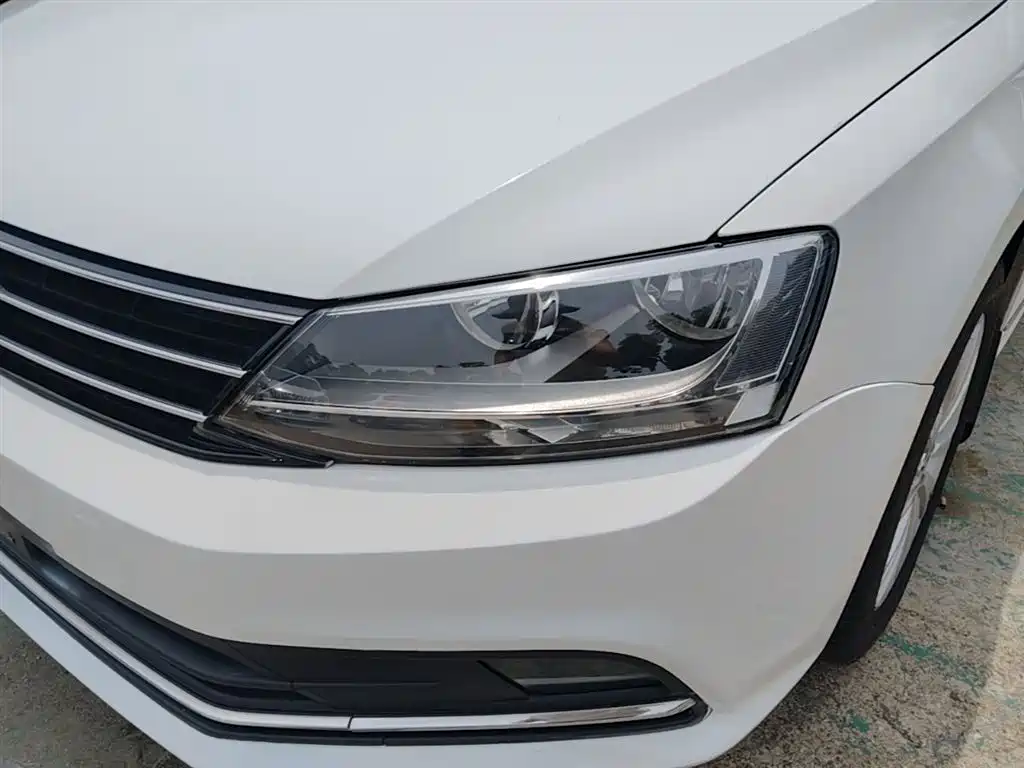 Volkswagen Sagitar 2016 230TSI 25th Anniversary Edition фото 24