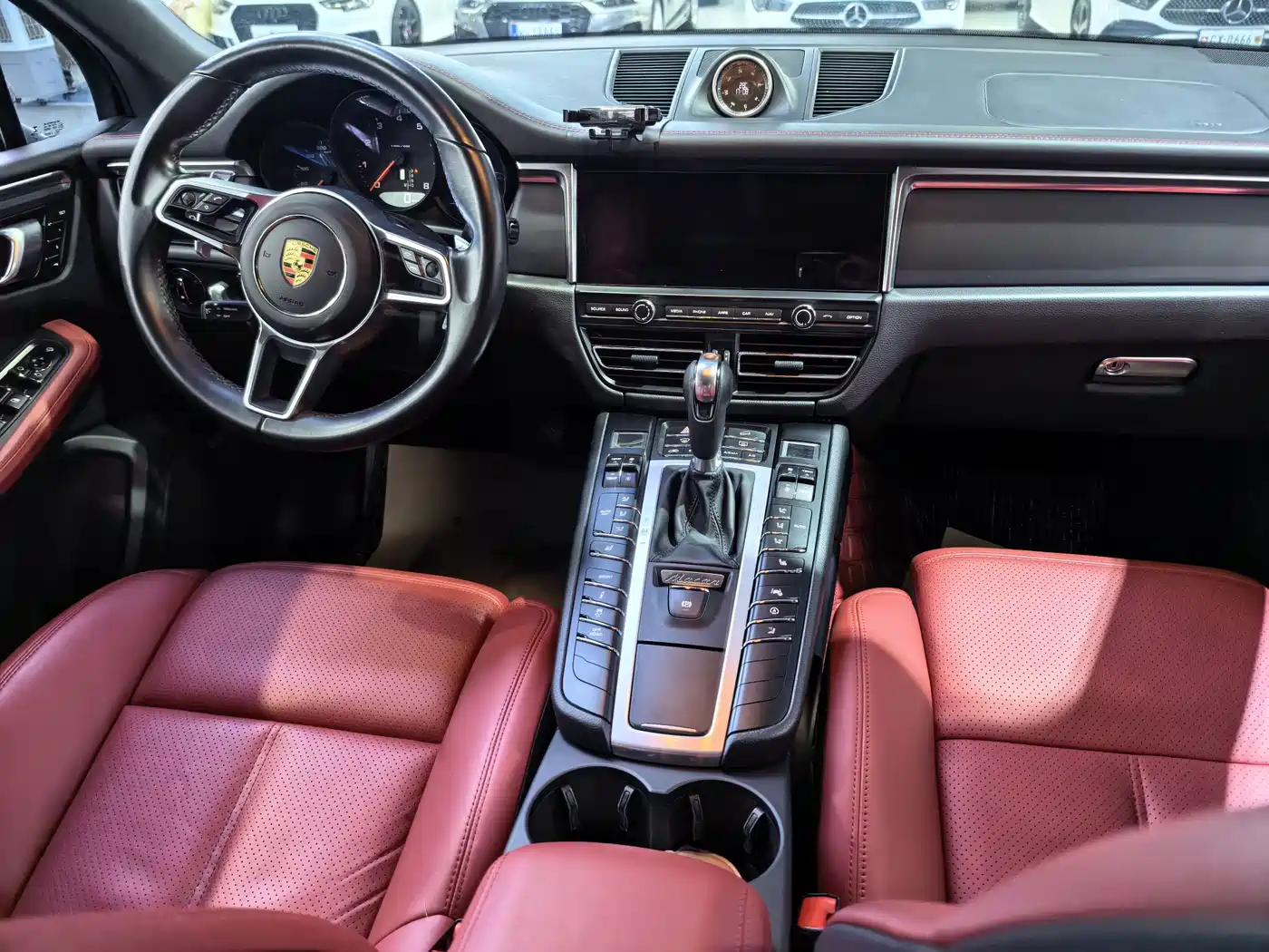 Photo 6 - Porsche Macan