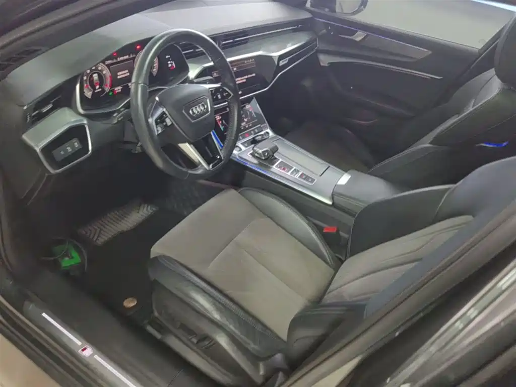 Audi A6L 2021 40 TFSI Luxury Sport фото 15