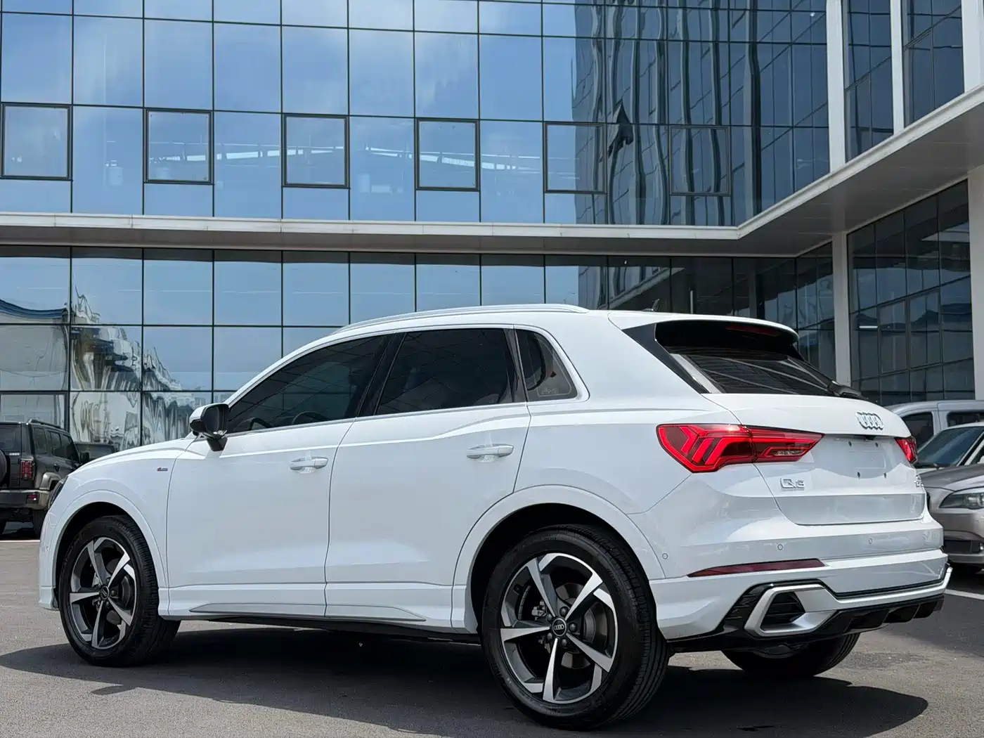 Audi Q3 2024 35 TFSI Fashion Sport фото 6