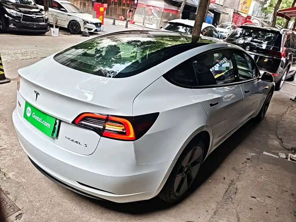 Фото 7 - Tesla Model 3