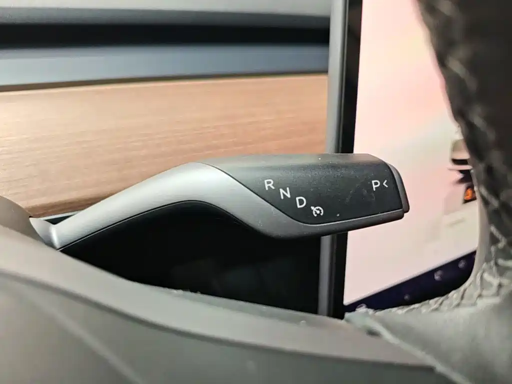 Фото 14 - Tesla Model 3