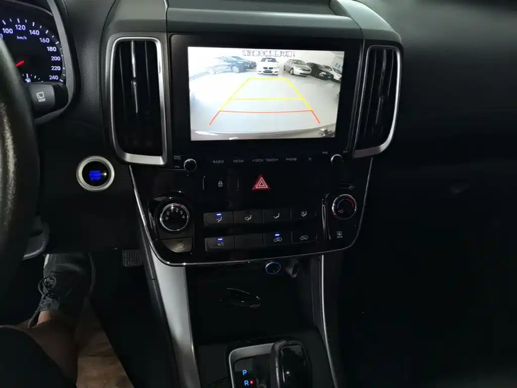 Hyundai Beijing Hyundai ix35 2018 2.0L Automatic 2WD Zhiyong·Enjoyment Edition фото 13