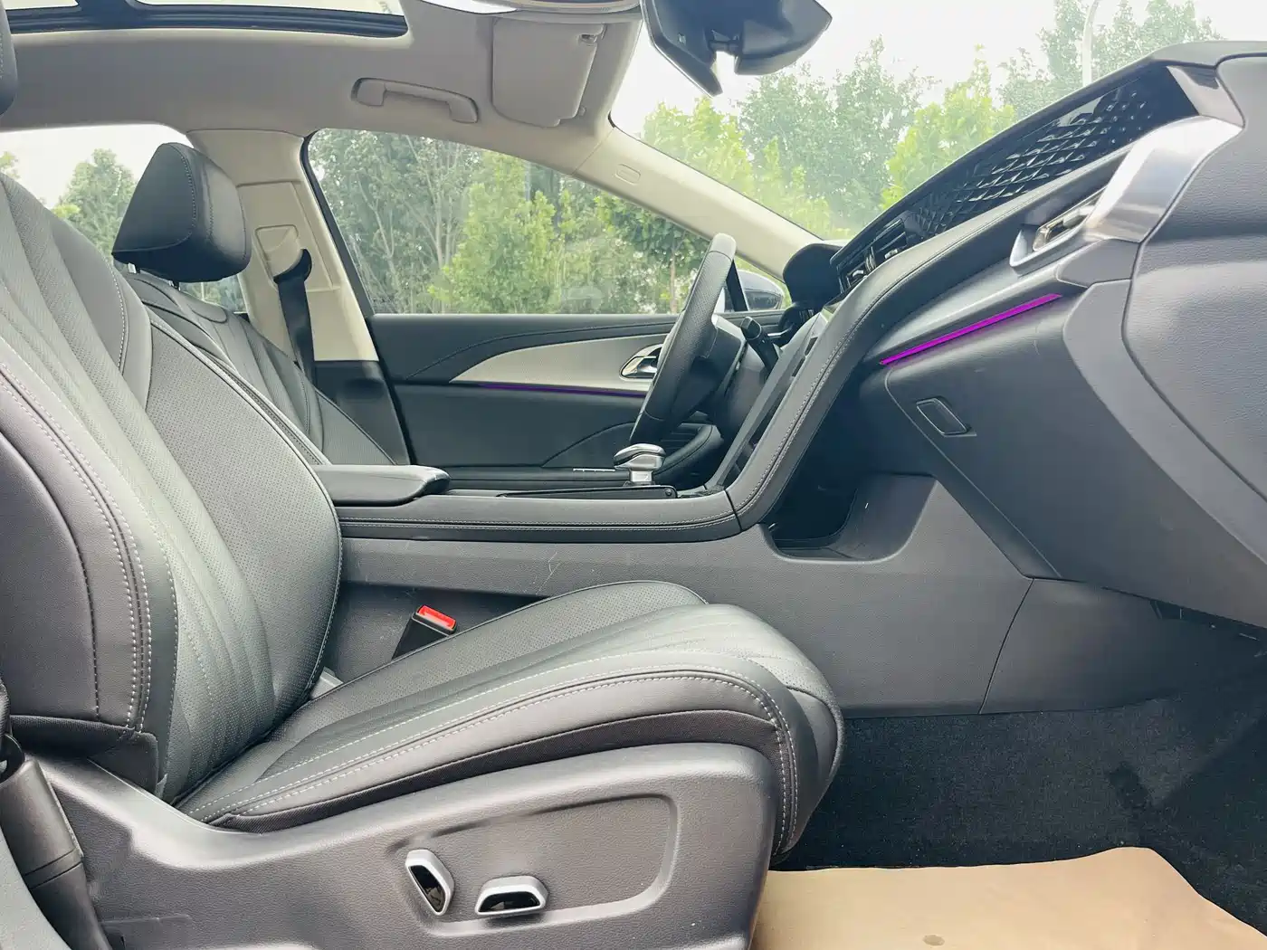 Hongqi H5 2024 2.0T Automatic Smart Connect Flag Smooth Edition фото 32