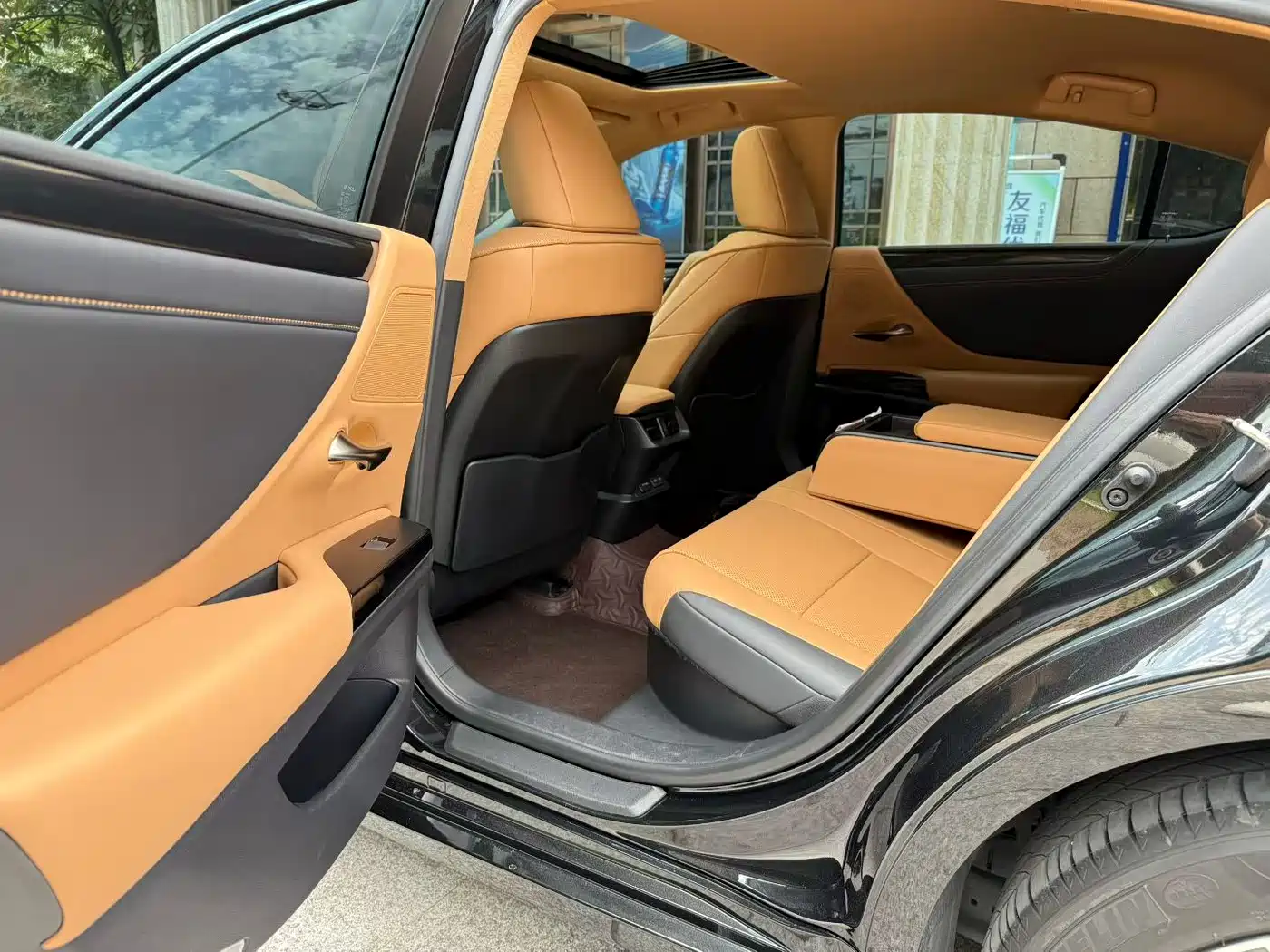 Lexus ES 2022 300h Excellence Edition фото 5