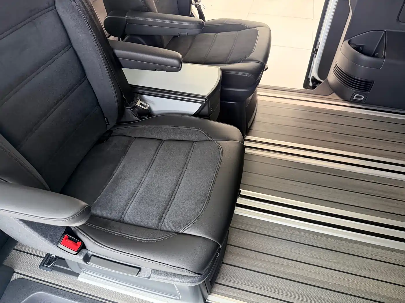 Volkswagen Multivan 2019 2019 2.0TSI 4WD Premium 7-seater
