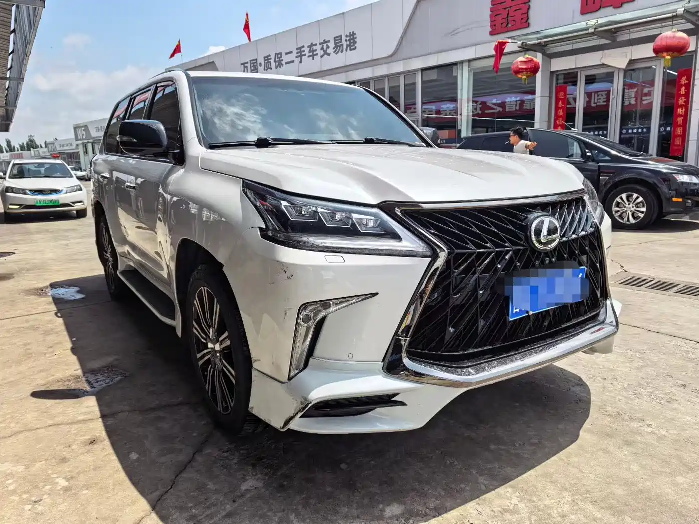 Lexus LX 2017 570 Dynamic Luxury фото 2