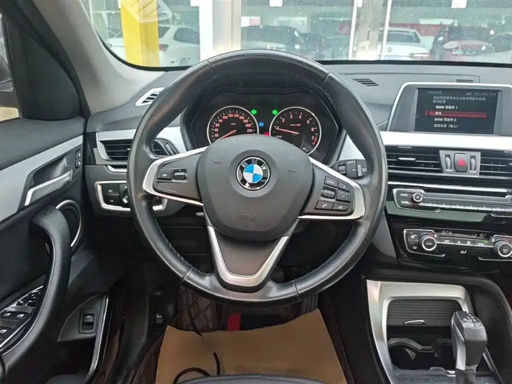 BMW X1 2018 sDrive20Li Leading Model фото 11