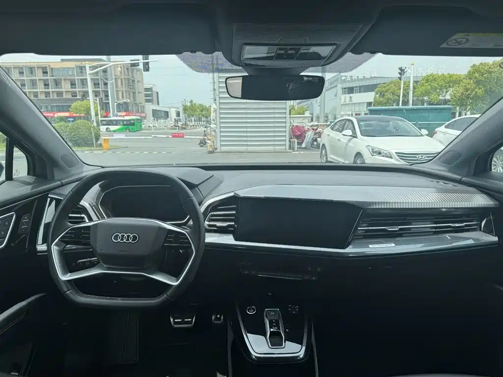 Audi Q4 e-tron 2024 40 e-tron Creation Edition фото 4