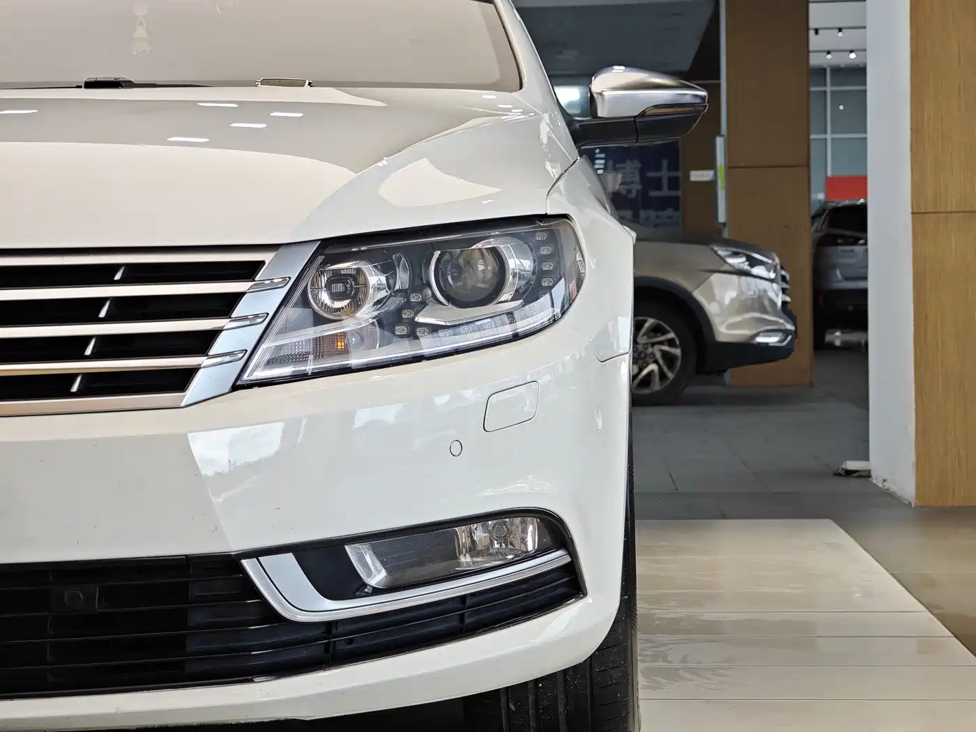 Volkswagen FAW-Volkswagen CC 2016 Model 1.8TSI Luxury фото 2