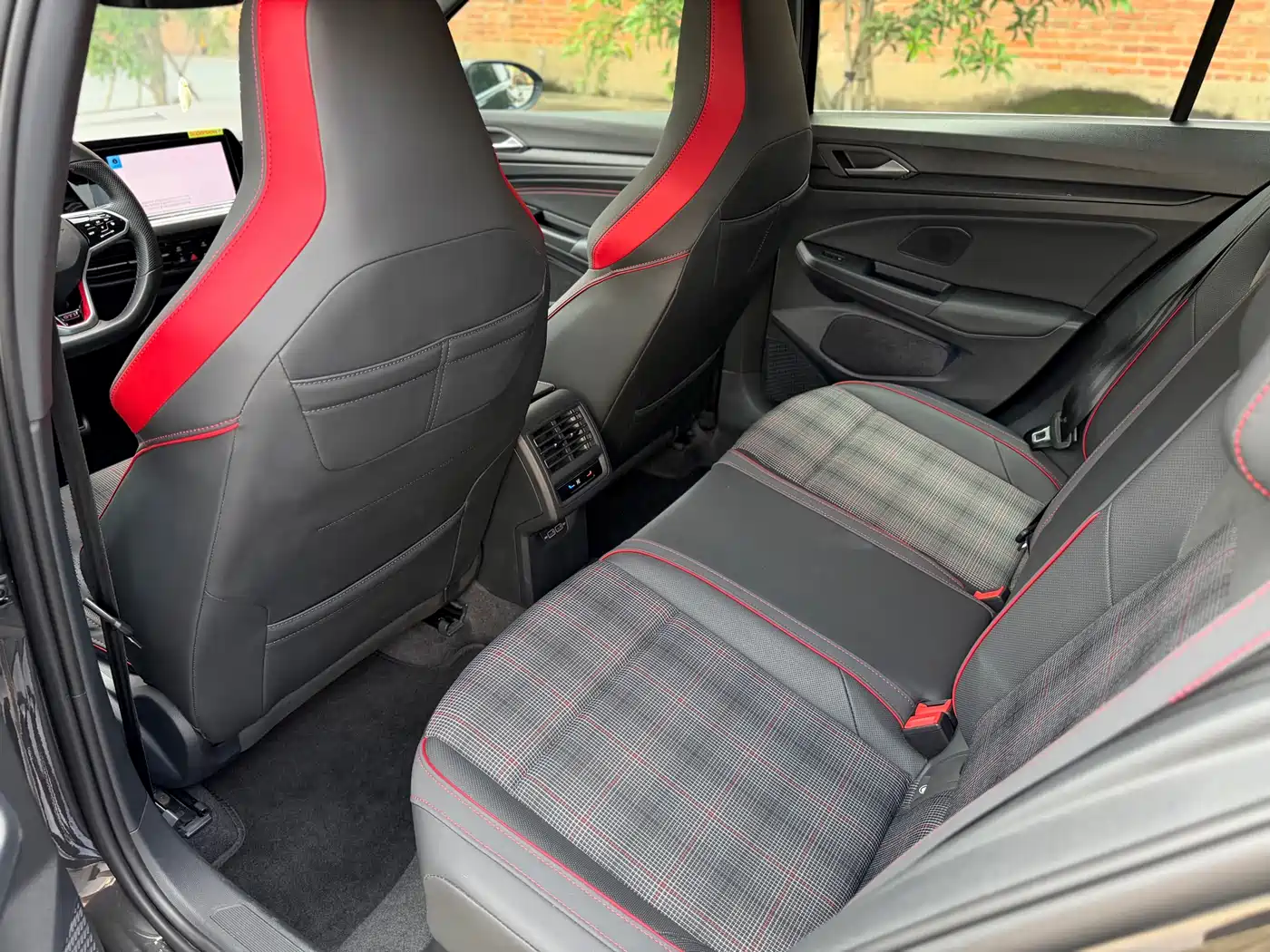 Volkswagen Golf GTI 2023 380TSI DSG GTI фото 14