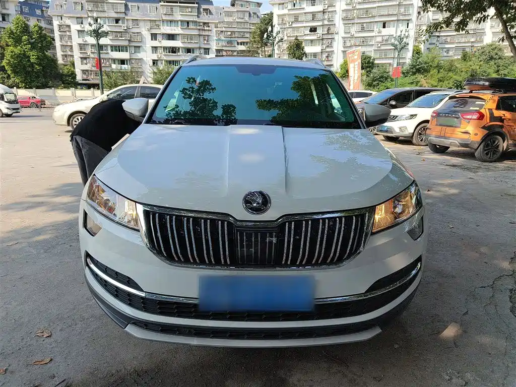 Škoda Karoq 2019 TSI280 Smart Drive Luxury Edition China V фото 3