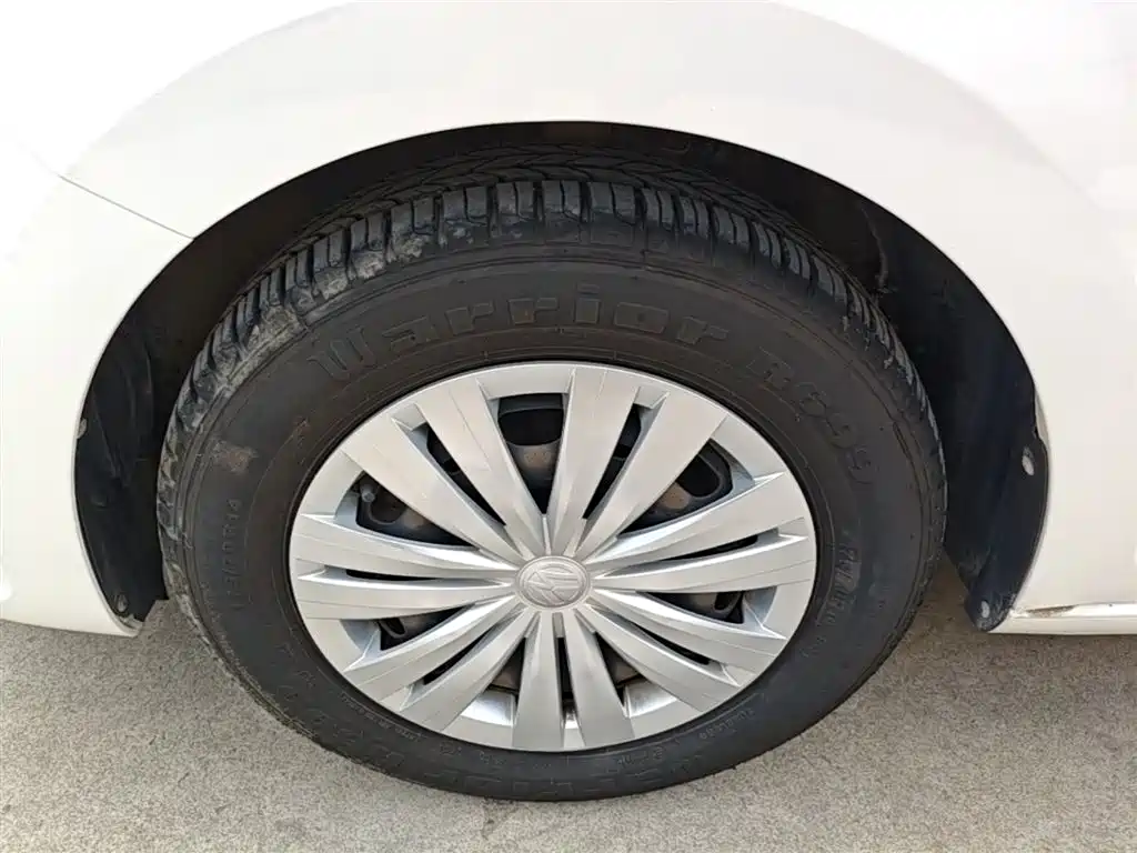 Volkswagen Santana 2016 1.4L Manual Trend Edition фото 23