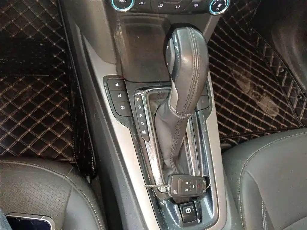 Chevrolet Malibu 2017 1.5T Automatic Luxury Edition фото 12