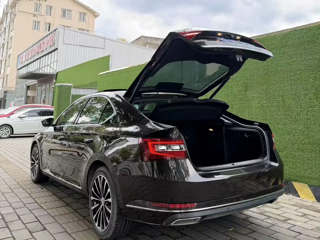 Škoda Superb 2018 TSI330 DSG Luxury Edition China V фото 14