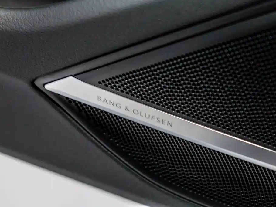 Фото 25 - Audi A8